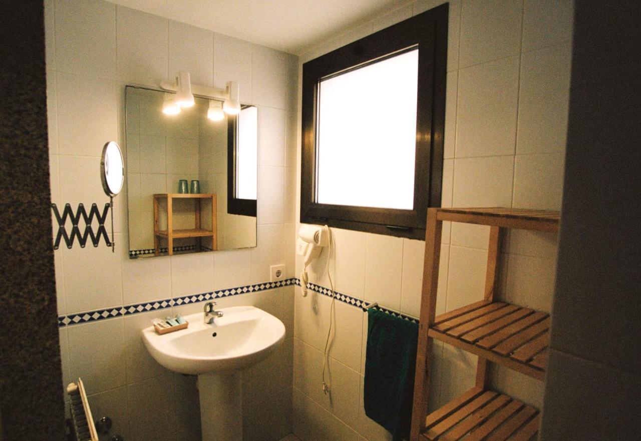 Hostal De L'Aigua Sant Llorenc de la Muga المظهر الخارجي الصورة